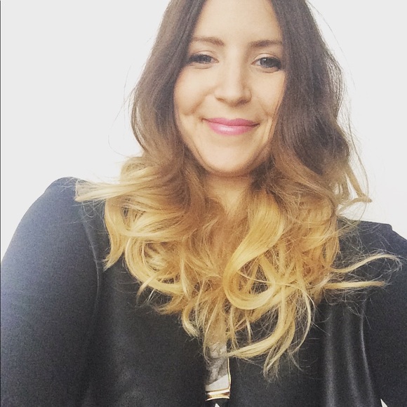 Meet your Posher, Jennie - Picture 2 of 2